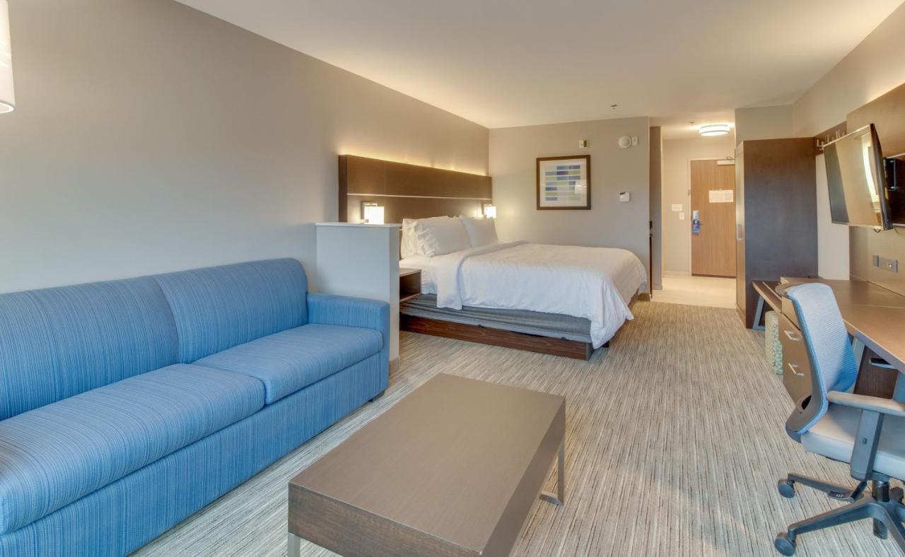 Holiday Inn Express & Suites - Union City By Ihg Exterior photo