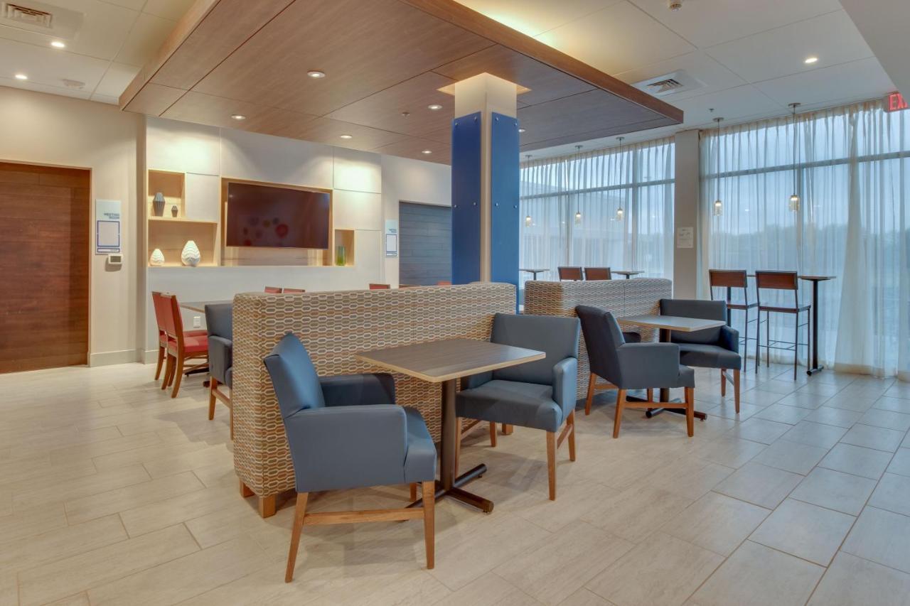 Holiday Inn Express & Suites - Union City By Ihg Exterior photo