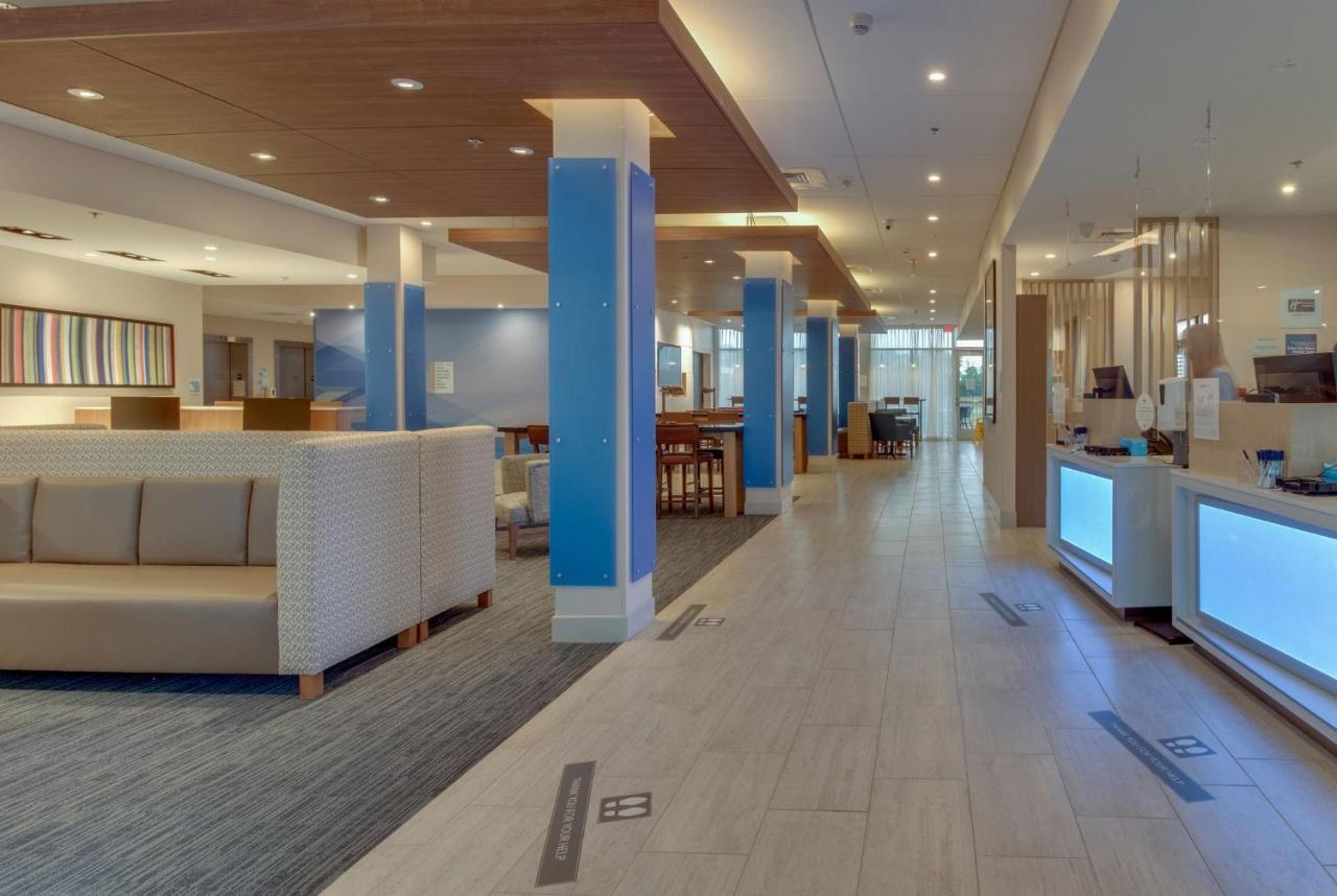 Holiday Inn Express & Suites - Union City By Ihg Exterior photo